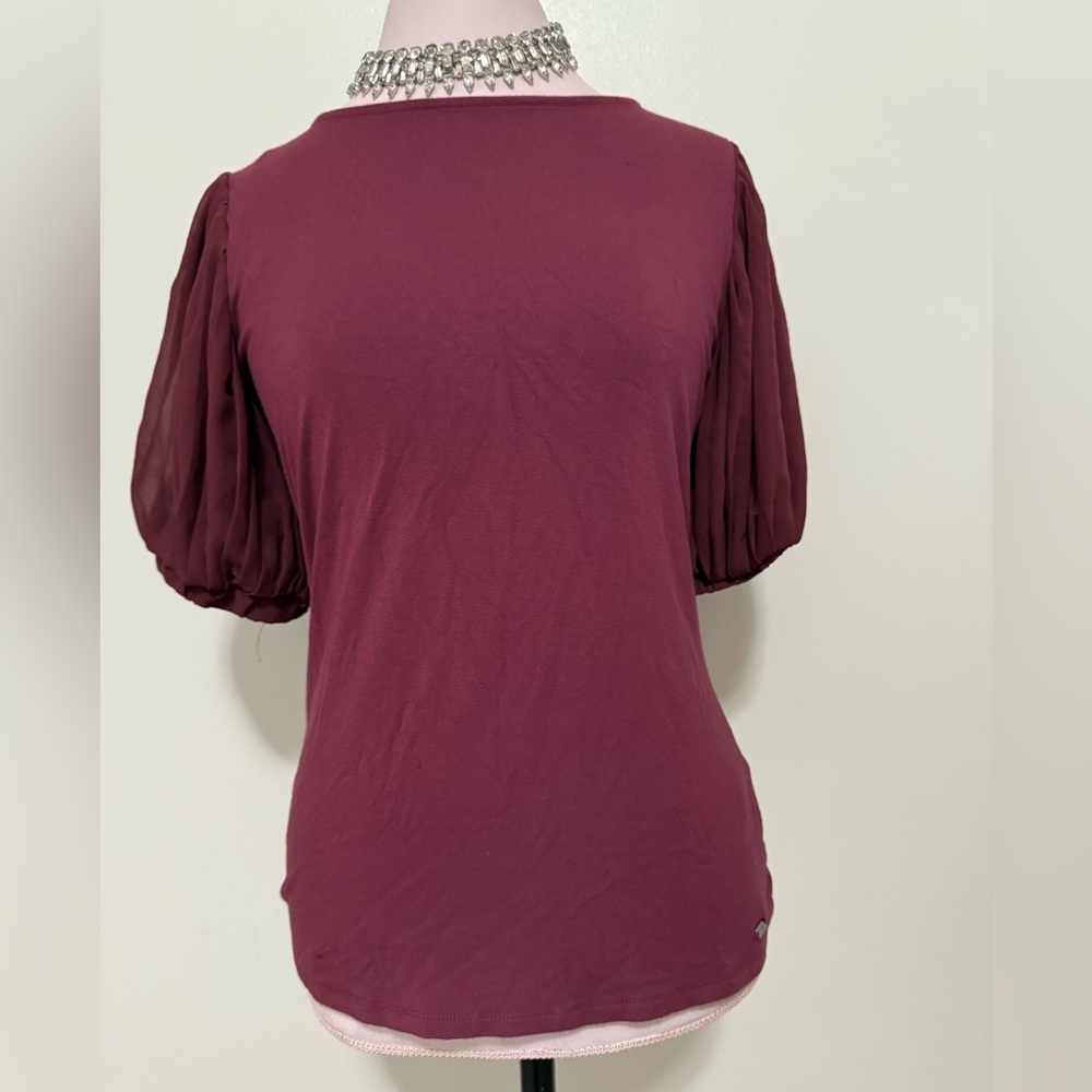 Tahari maroon puff sleeve blouse in size small